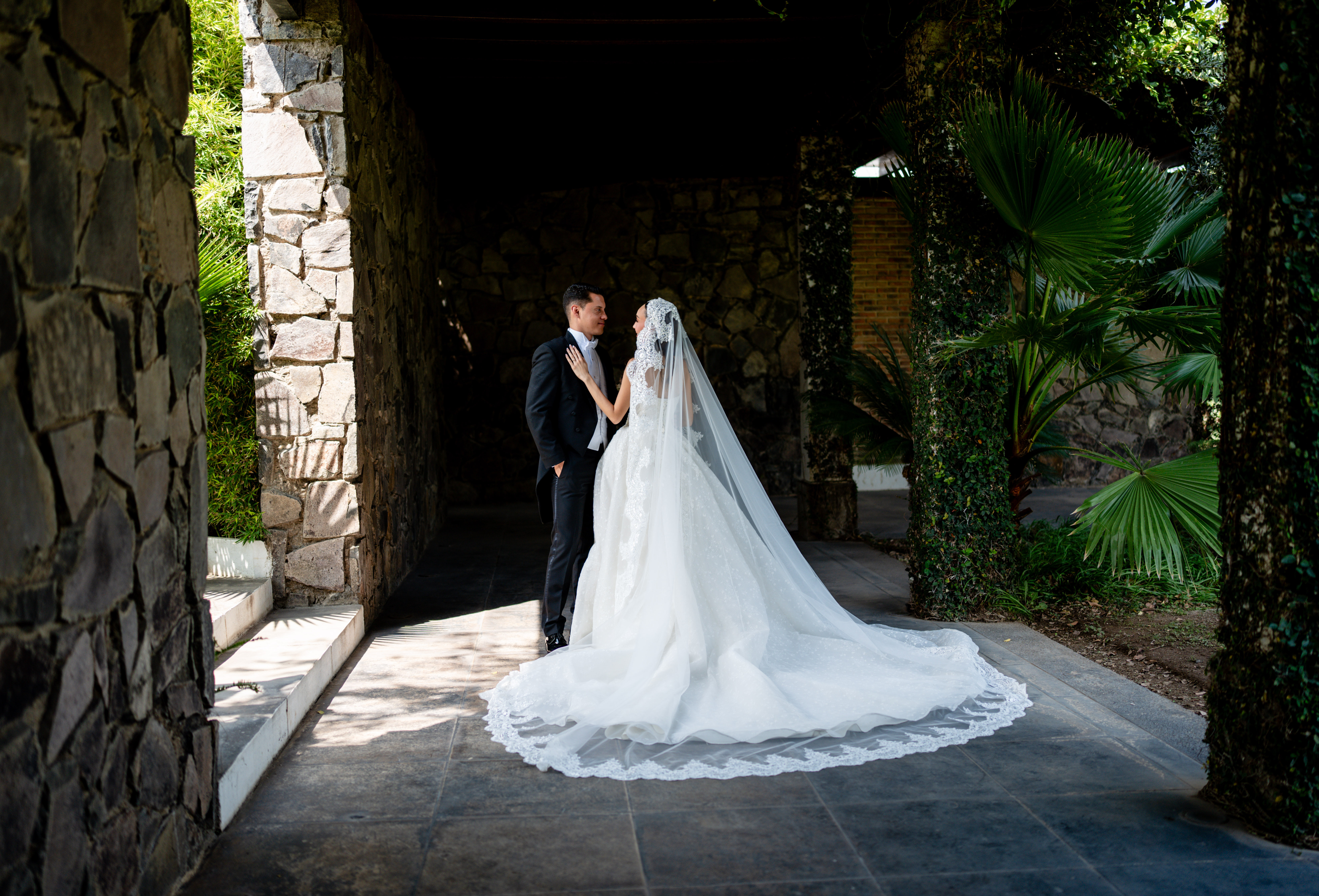 Novios en locación — fotografía de boda México